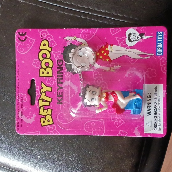 Betty Boop Marilyn pose keychain - Picture 2 of 5